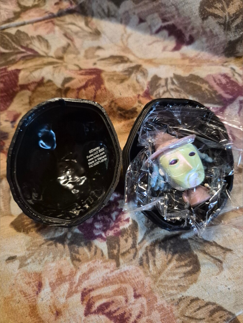 *NEW LISTING* NIP FUNKO Nightmare Before Christmas "Shock"